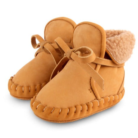 Luxury Baby Boots by Donsje Amsterdam with faux fur lining in caramel colour