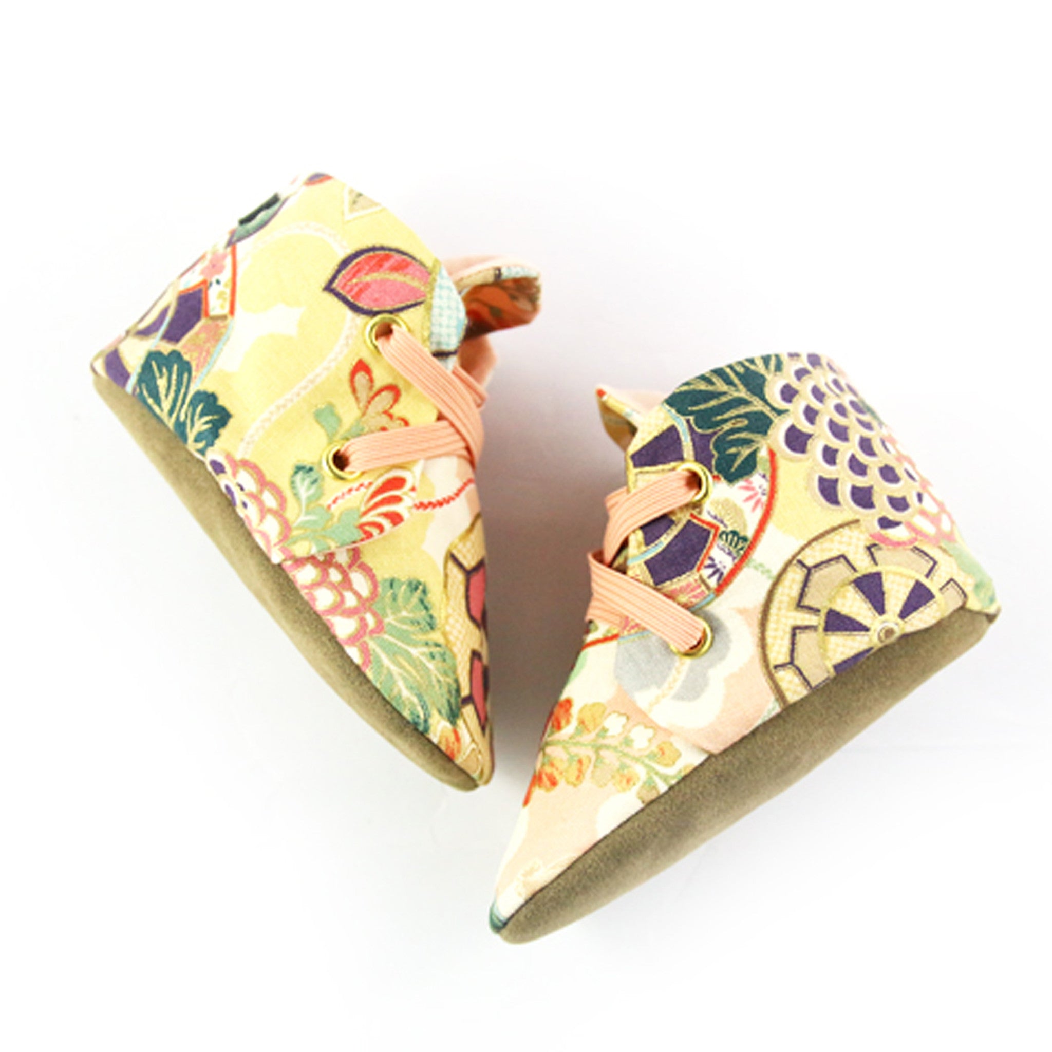 Handmade Baby Shoes in Japanese Fabric. Perfect Baby Shower Gift Idea